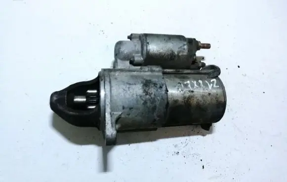 Opel Zafira B Starter motor 55556032