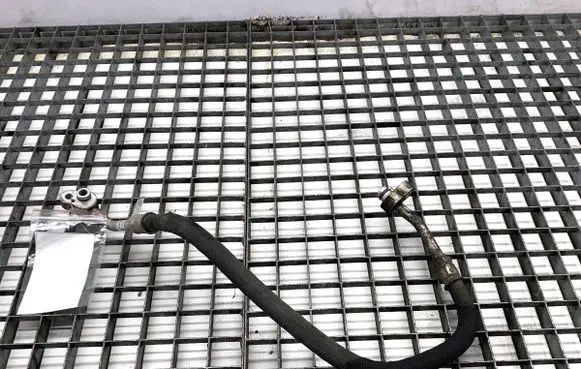 Audi A4 S4 B9 8W Air conditioning (A/C) pipe/hose 8W0816721B