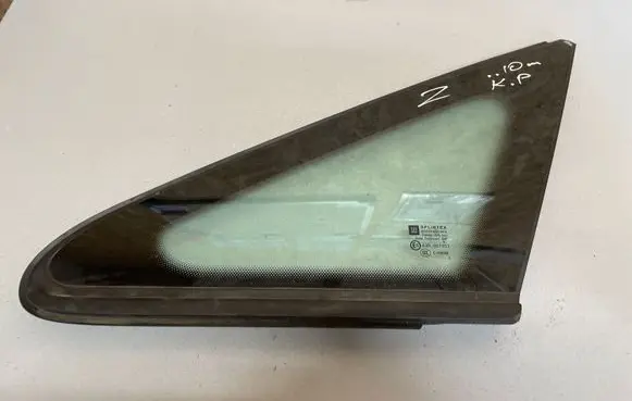 Opel Zafira B Front triangle window/glass 