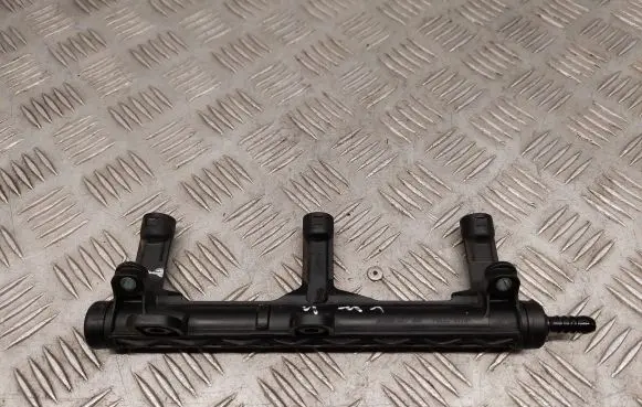 Audi Q7 4M Fuel main line pipe 06E133682C