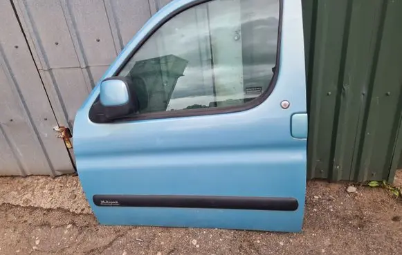 Citroen Berlingo Front door 9002V0