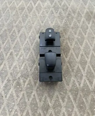 Nissan Juke I F15 Electric window control switch 1KA5A 254111KA5A