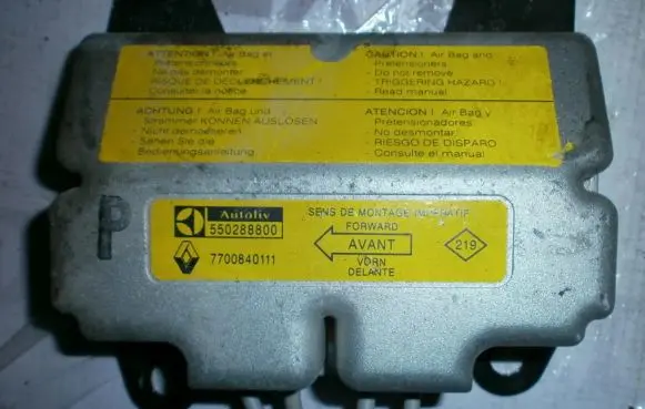 Renault Laguna I Airbag control unit/module 7700840111 550288800