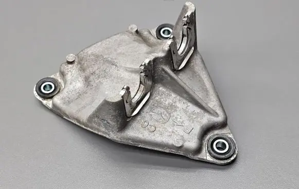 Mazda 3 III Gear shift cable bracket 