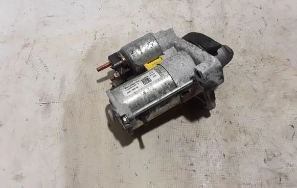 Dacia Sandero III Starter motor 233008820R
