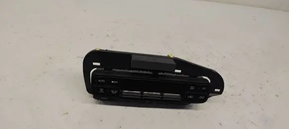 Toyota Auris E180 Climate control unit 5590002820