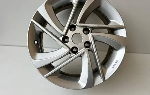 Nissan Qashqai R17 alloy rim 8201485175 KE409-4E200