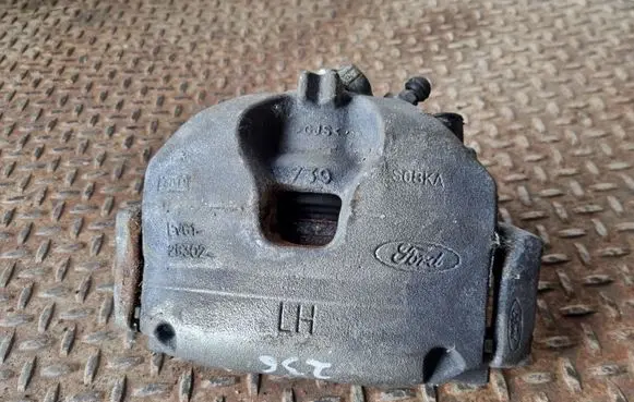 Ford Kuga II Front brake caliper