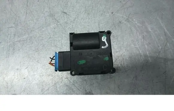 Audi A8 S8 D3 4E Coolant heater control valve 4F0820511B