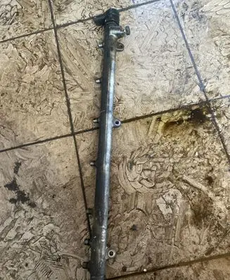 Mercedes-Benz E W211 Fuel distributor A6110780449