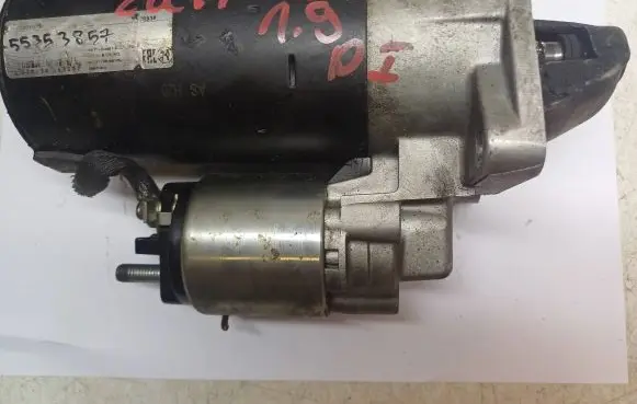 Opel Zafira B Starter motor 55353857