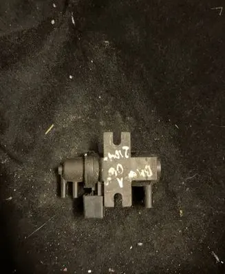 BMW 1 E81 E87 Turbo solenoid valve 7805391