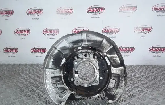 Rear wheel hub spindle/knuckle