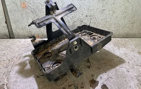 Nissan Qashqai J12 Battery box tray 