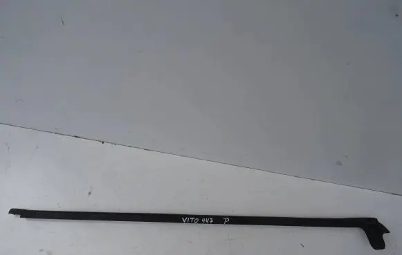 Mercedes-Benz V Class W447 Sliding door rubber seal A4477310380 ZGS006