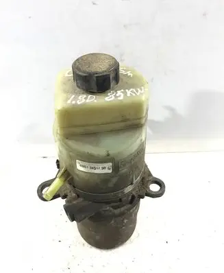Ford Focus C-MAX Power steering pump 4M513K514BD