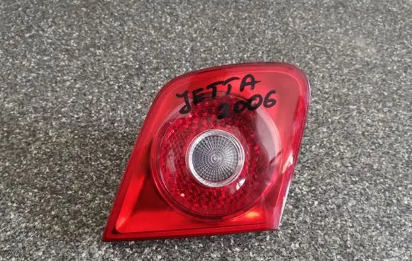 Volkswagen Jetta V Tailgate rear/tail lights 1K5945093J