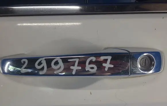 Chrysler 200 Front door exterior handle 4589657AB