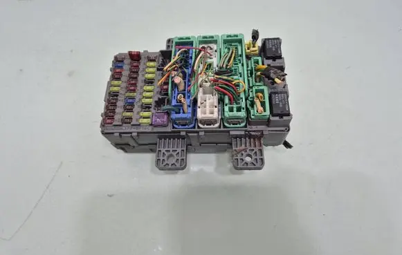 Honda Civic Fuse module 37832LN