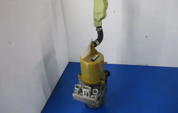 Mazda 3 I Power steering pump