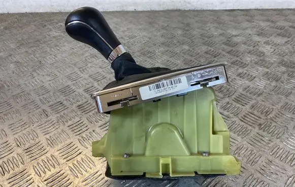 Mercedes-Benz E C207 W207 Gear shifter/selector A2042674724 A2122670588
