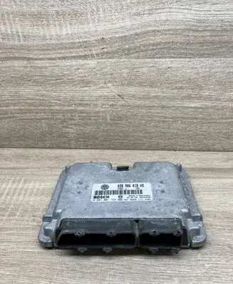 Volkswagen PASSAT B5 Engine control unit/module 038906018AS 028001724