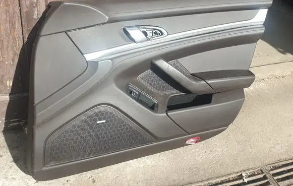 Porsche Panamera (970) Front door card panel trim