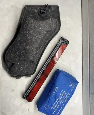 BMW 1 E81 E87 First aid kit 