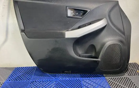 Toyota Prius (XW30) Front door card panel trim 69278X1B04