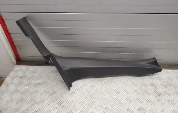Audi Q3 8U Rear sill trim cover 8U0867768A