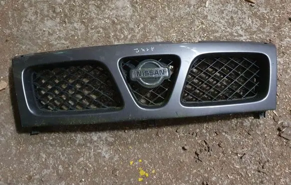 Nissan Terrano Front bumper upper radiator grill NOCODE