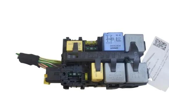 Citroen C4 II Picasso Fuse module 23119 9806192580