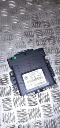 Volkswagen Touareg I Gearbox control unit/module 09D927750A