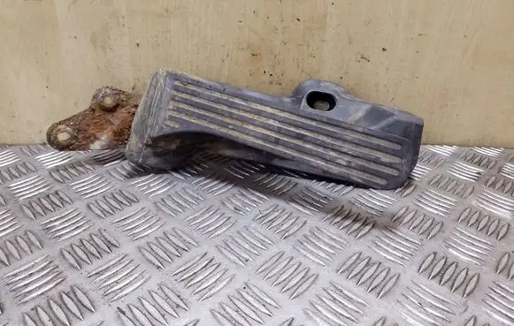 Volkswagen Tiguan Accelerator throttle pedal 1K2721503K
