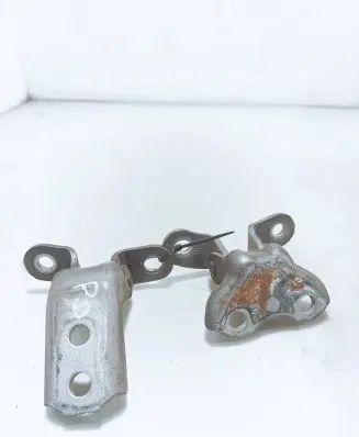 Toyota Avensis T270 Front door hinge set 