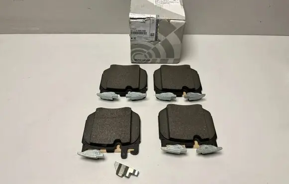 BMW 2 G42 Brake pads (front) 6889585 6888459