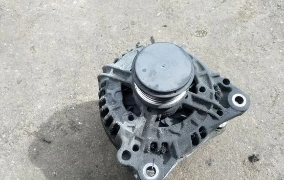 Seat Alhambra (Mk1) Generator/alternator 028903028E