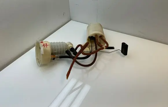 BMW Z4 E85 E86 In-tank fuel pump 7165328 7165329