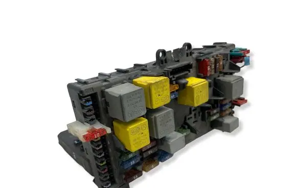 Mercedes-Benz Vito Viano W639 Fuse module 6395450301