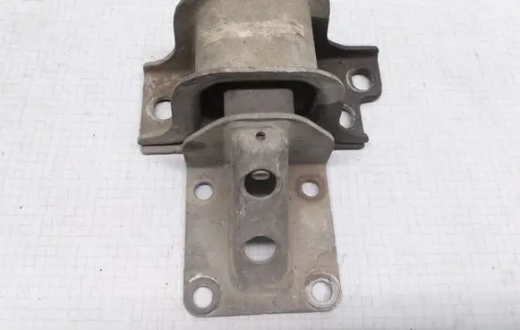 Peugeot Boxer Engine mount bracket