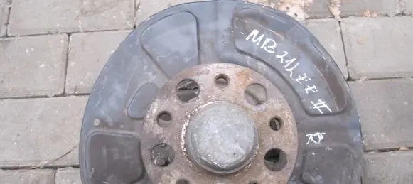 Mercedes-Benz E W212 Front wheel hub 21224