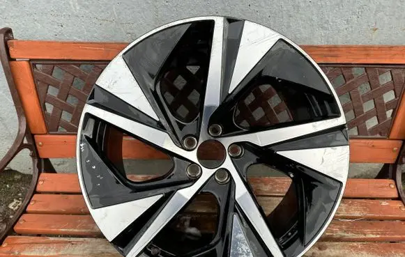 Volvo XC90 R20 alloy rim 