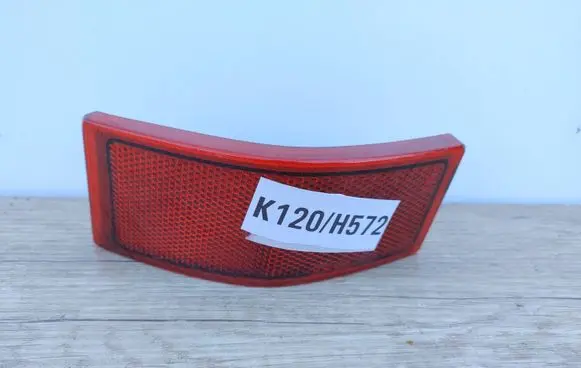 Chevrolet Omega B Rear tail light reflector 143889
