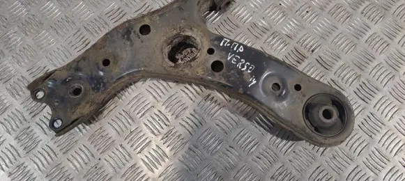 Toyota Verso Front control arm
