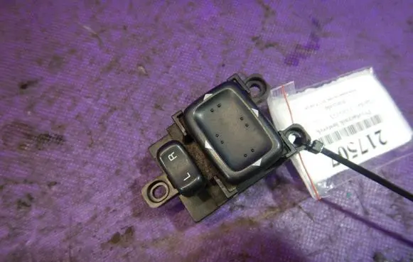 Mazda 626 Wing mirror switch 
