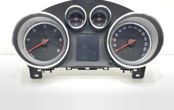 Opel Zafira C Speedometer (instrument cluster) 13460581