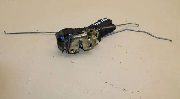 Subaru Legacy Front door lock