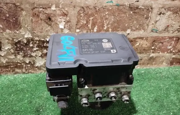 Volkswagen Golf VI ABS control unit/module 