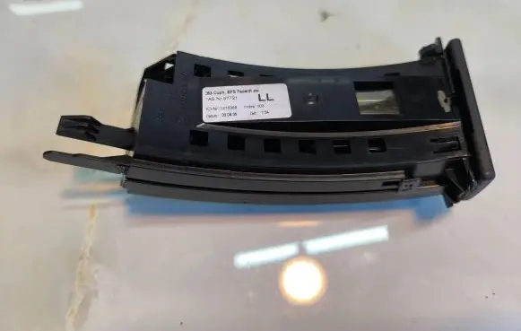 BMW X3 E83 Cup holder 3418358 3416005 22167210