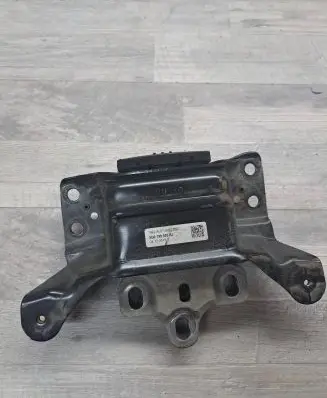 Volkswagen PASSAT B8 Engine mount bracket 5Q0199555BJ APPHH062Z5F